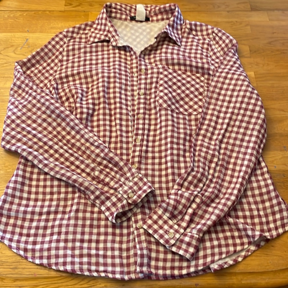 Women’s plaid gingham, long sleeve button-down